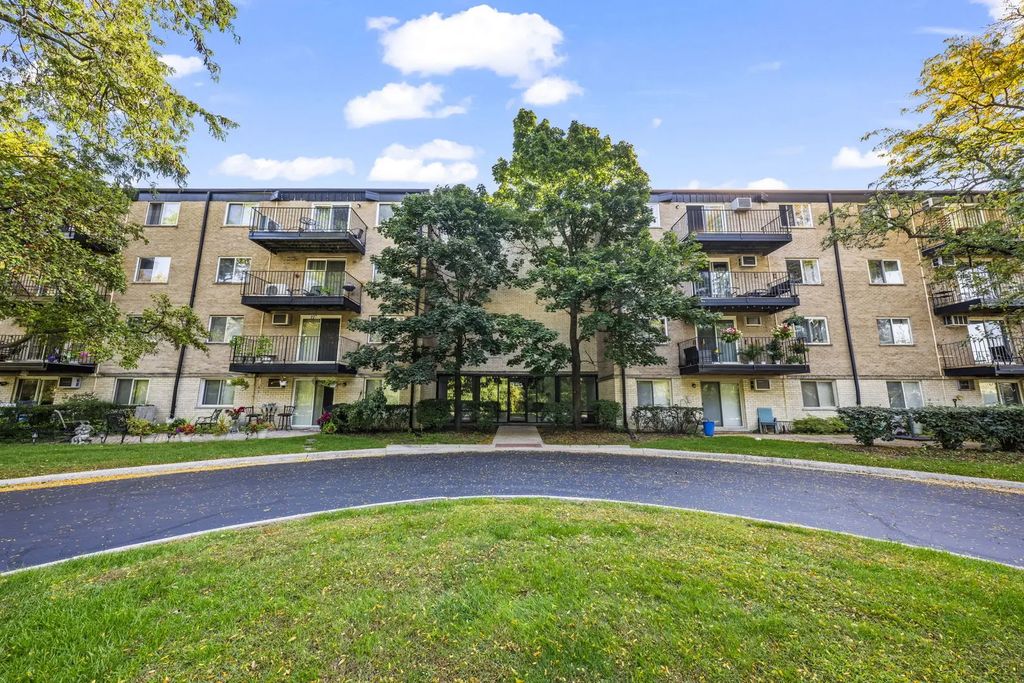 1215 N Waterman Avenue 3c, Arlington Heights