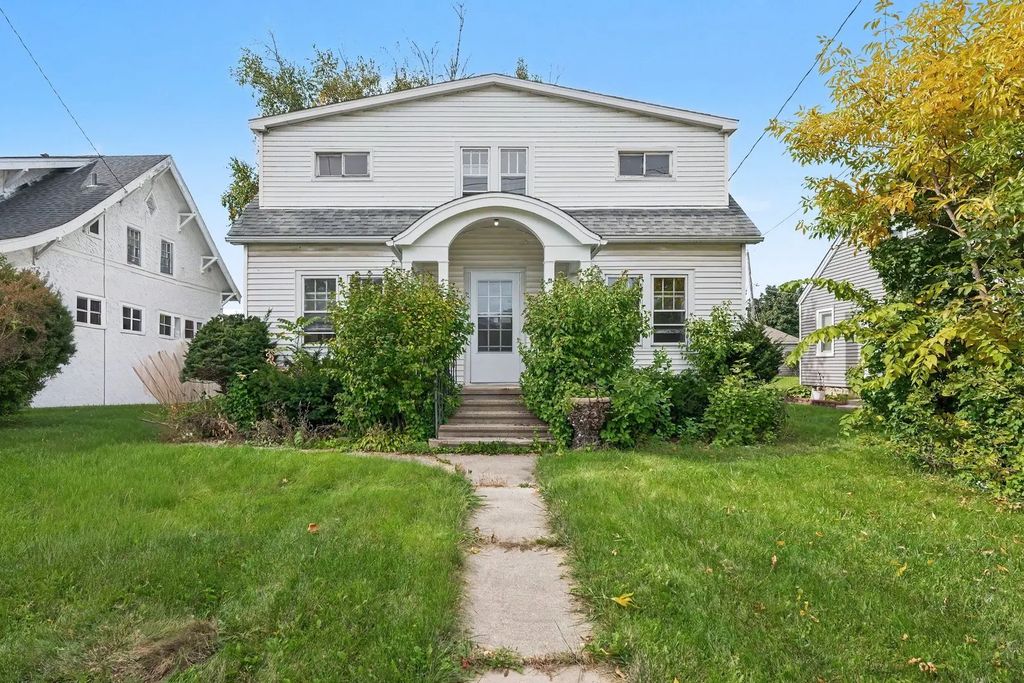 1413 N Richmond Road, McHenry