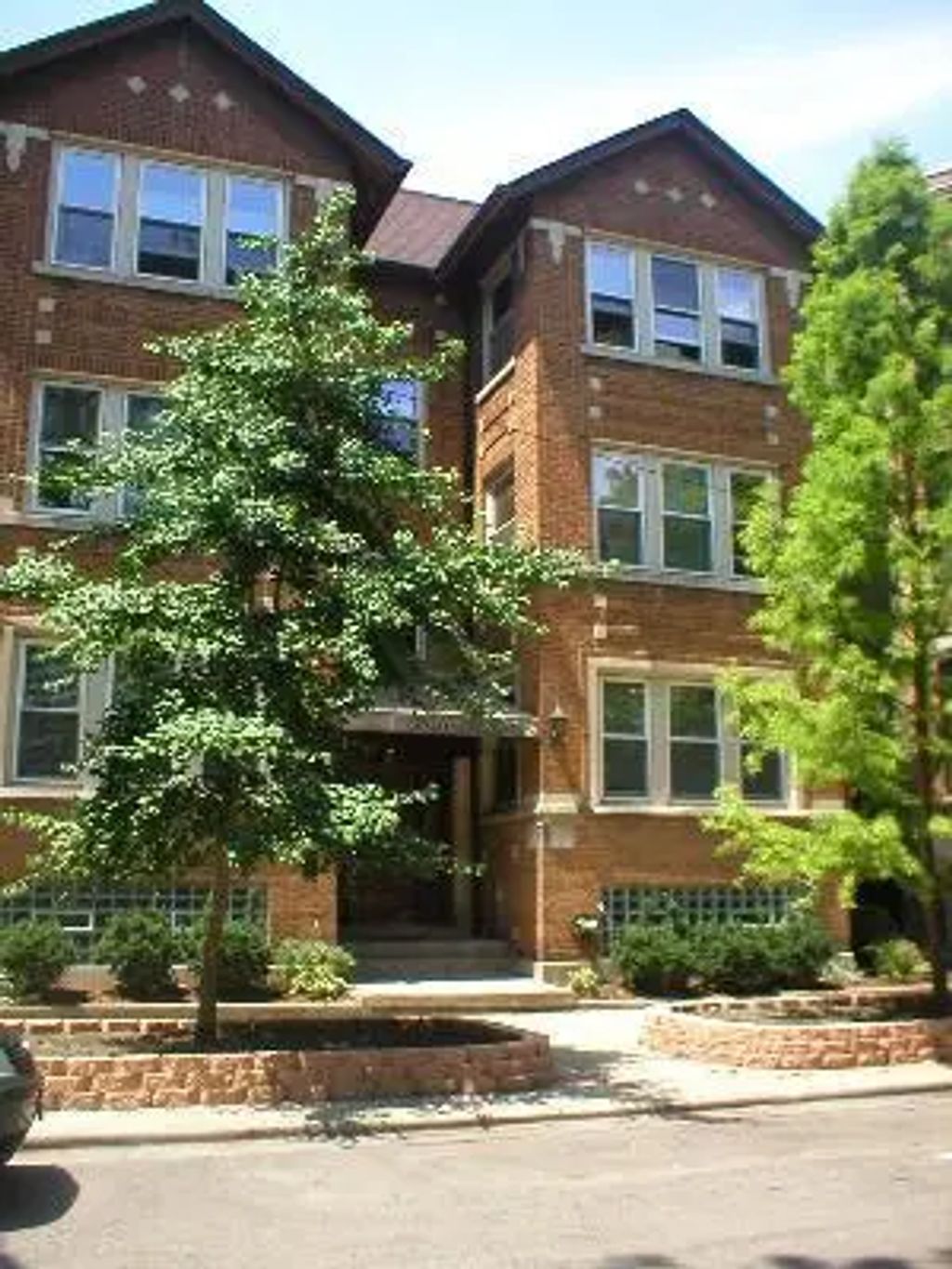 3528 N Reta Avenue 3, Chicago