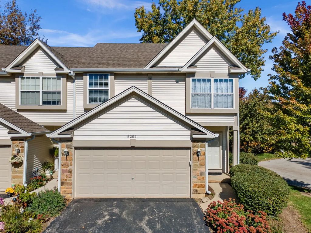 8206 Sierra Woods Court, Carpentersville