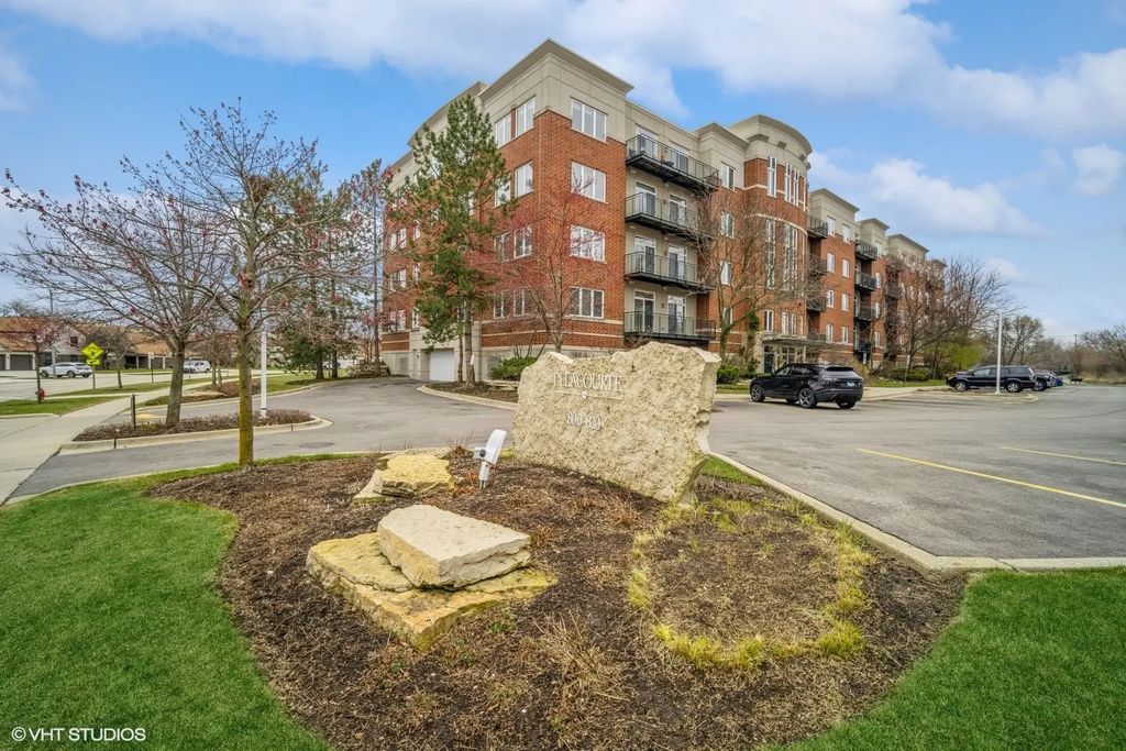 820 Weidner Road 210, Buffalo Grove