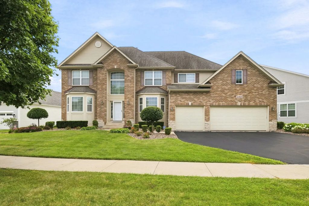15913 S Selfridge Circle, Plainfield