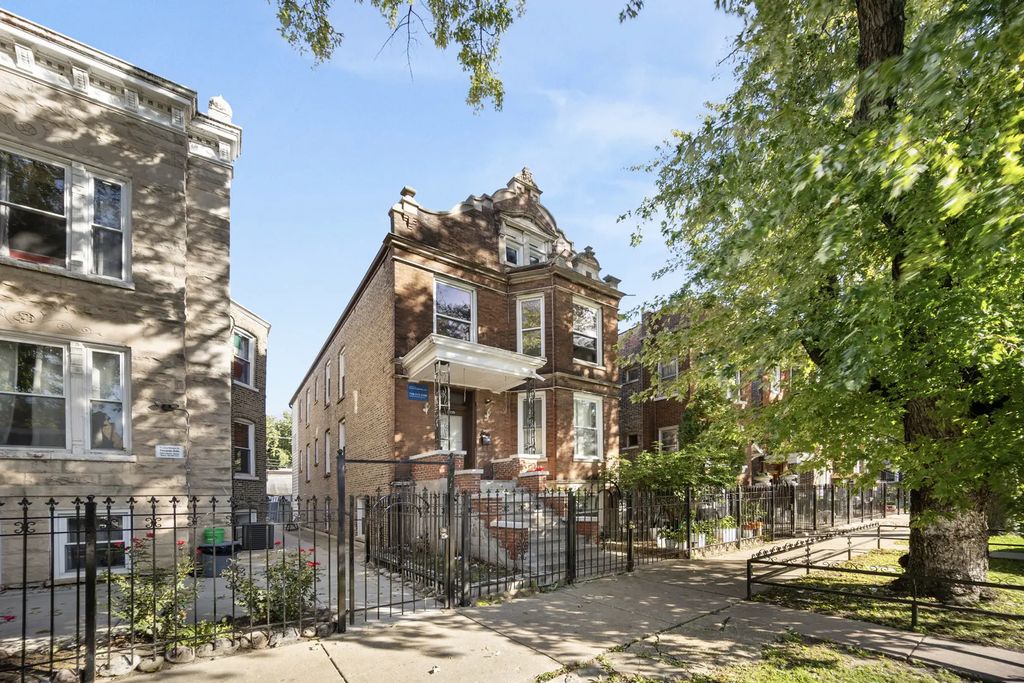2435 S Drake Avenue, Chicago