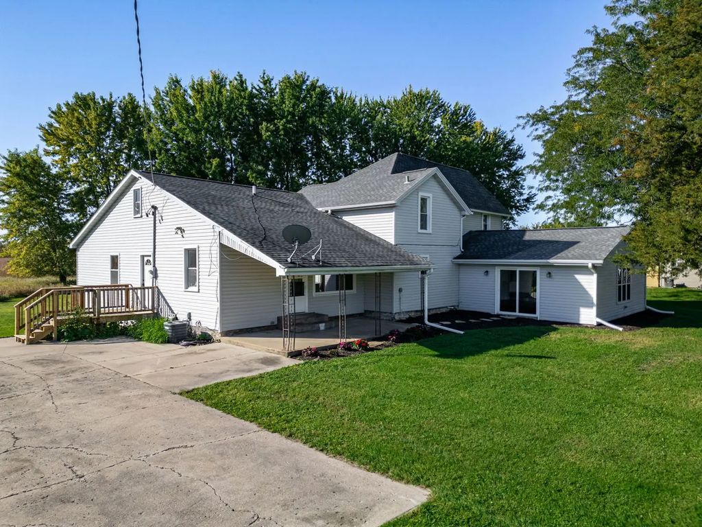 16108 Anderson Road, Pecatonica