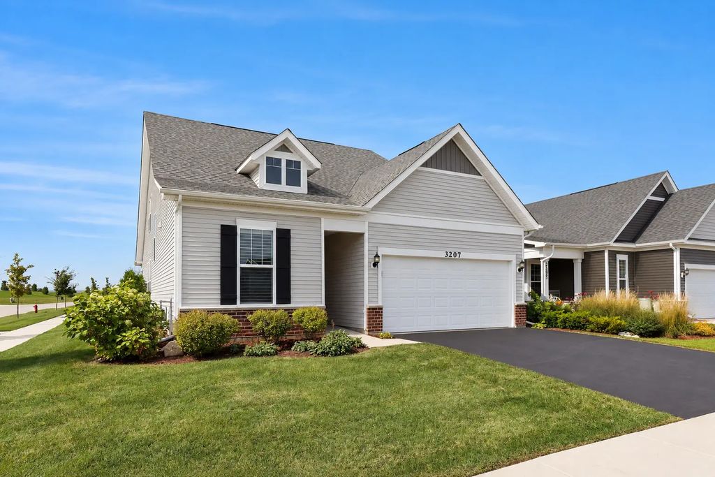 3207 Dove Mountain Drive, Aurora