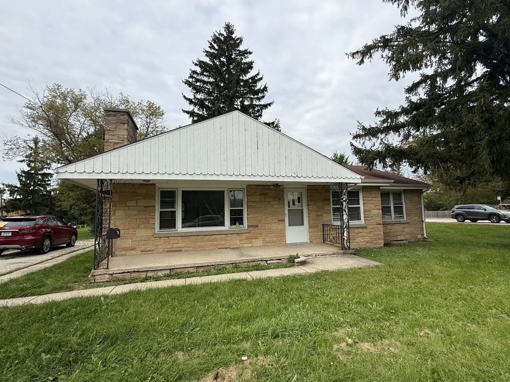 618 N Oplaine Road, Gurnee