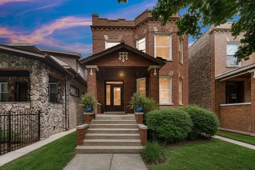 5228 W Quincy Street, Chicago