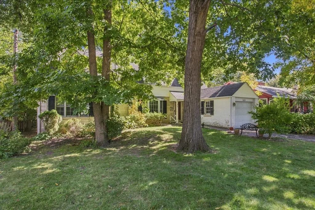629 Juniper Road, Glenview