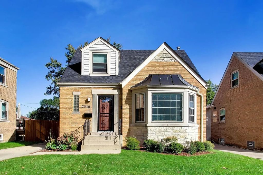 7710 W Peterson Avenue, Chicago