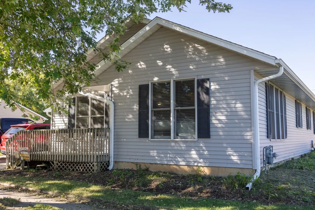 100 Adams Street, Ridott
