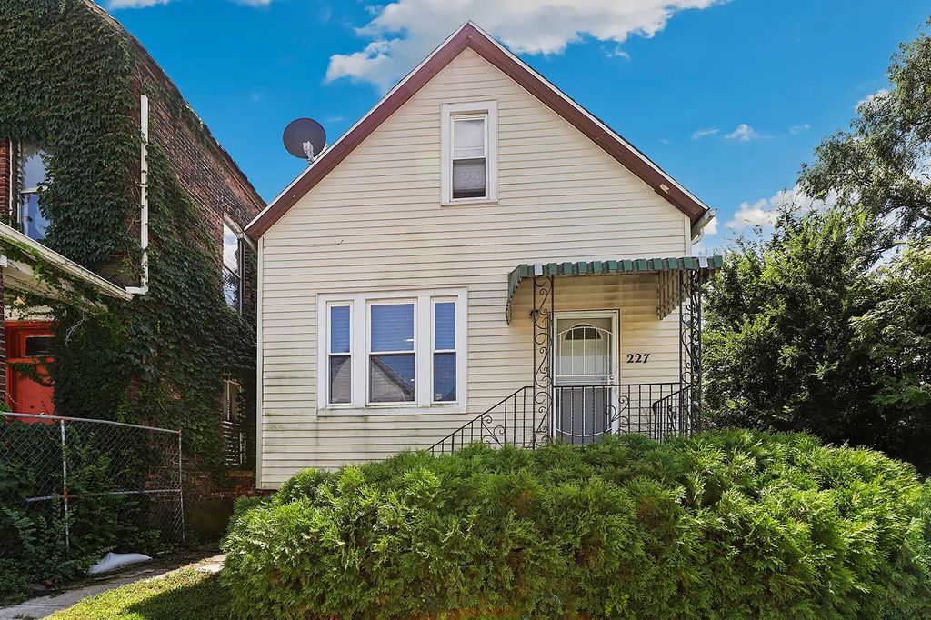 227 154th Place, Calumet City