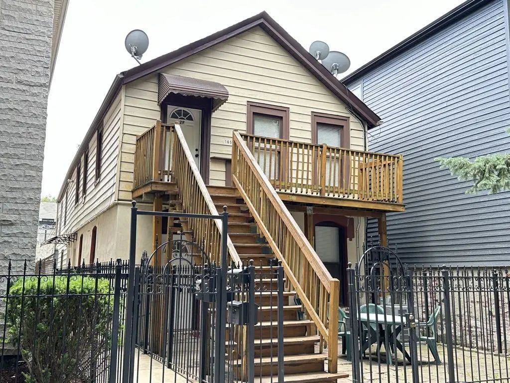 1653 W Superior Street 1f, Chicago