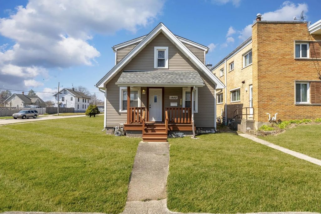 1448 Hervey Avenue, North Chicago
