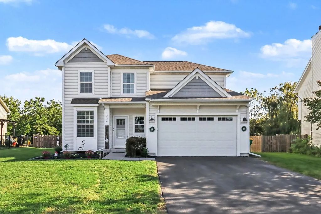 1234 Callaway Drive N, Shorewood