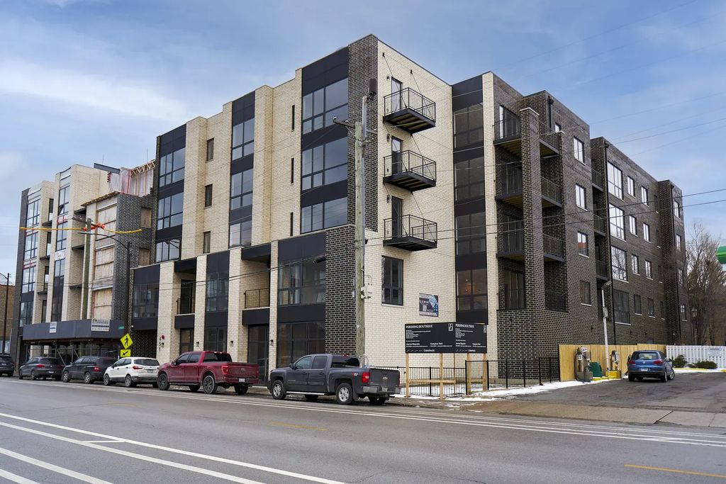 451 E Pershing Avenue 206, Chicago