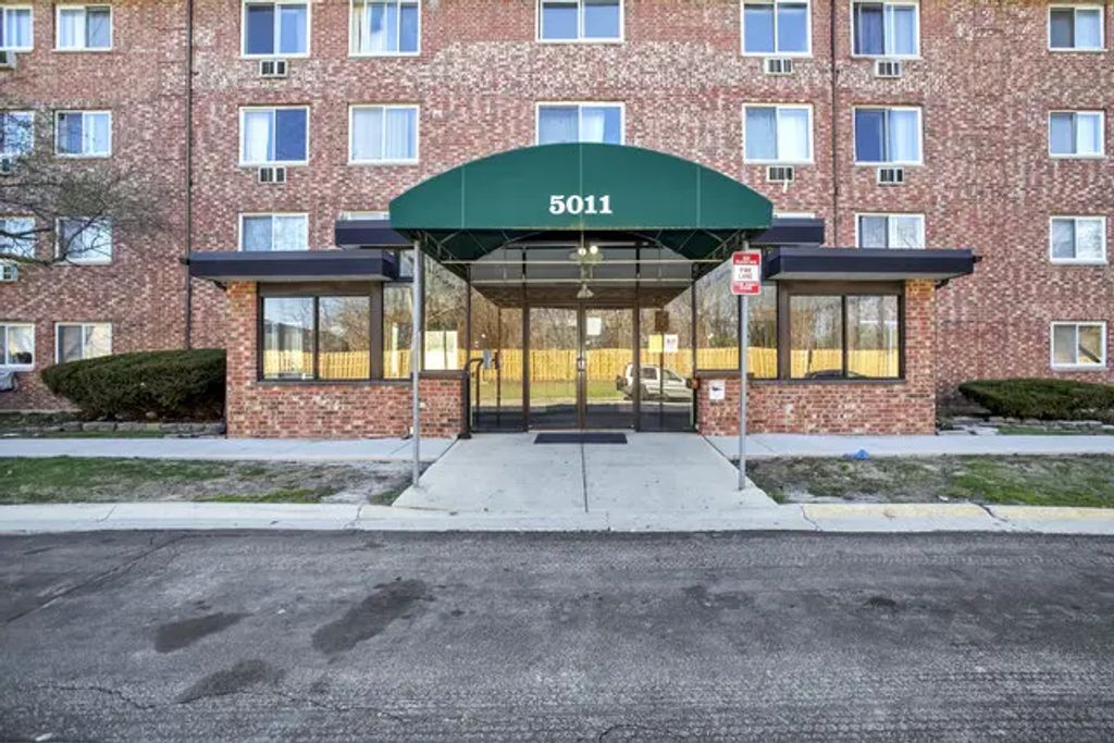 5011 Valley Lane 304, Streamwood