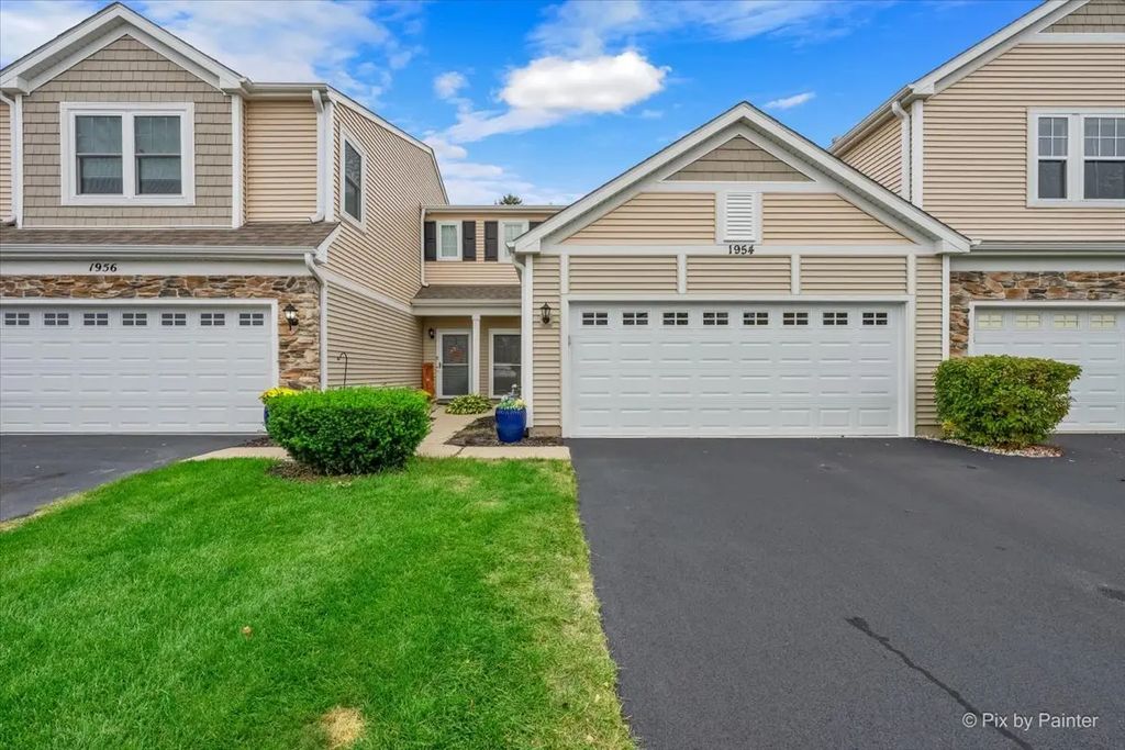 1954 Cobblestone Drive, Carpentersville