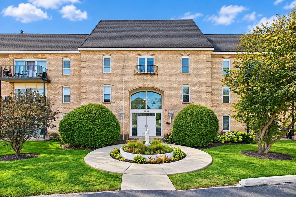 5201 Carriageway Drive C210, Rolling Meadows