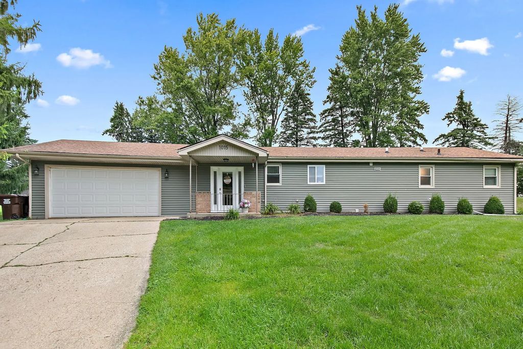 1015 Arctic Circle, Rockford