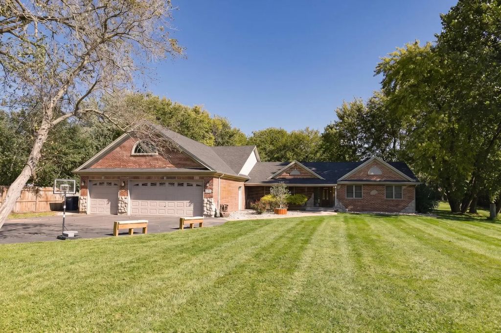 5s571 S Tuthill Road, Naperville
