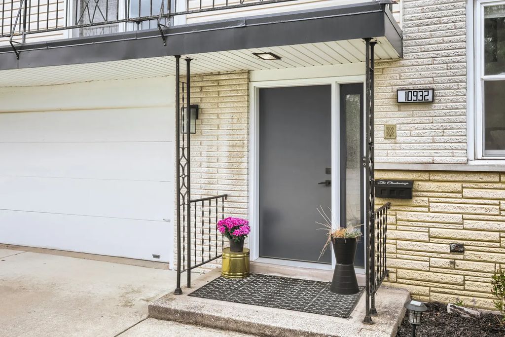 10932 S Kilbourn Avenue, Oak Lawn