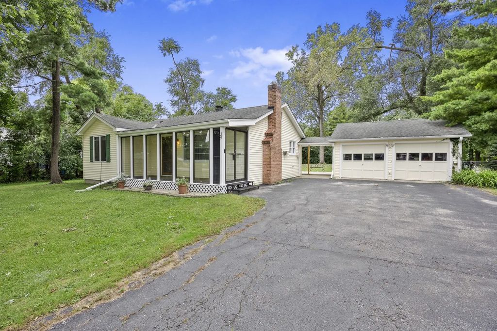 5840 S Brainard Avenue, La Grange Highlands