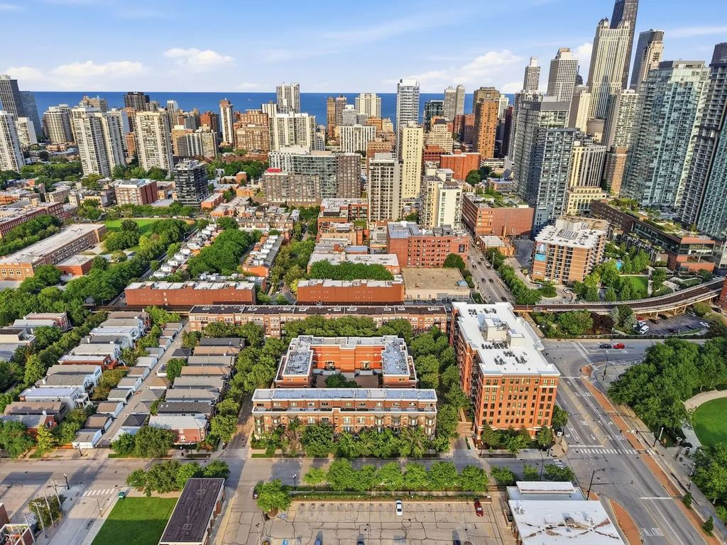 1225 N Orleans Street 602, Chicago