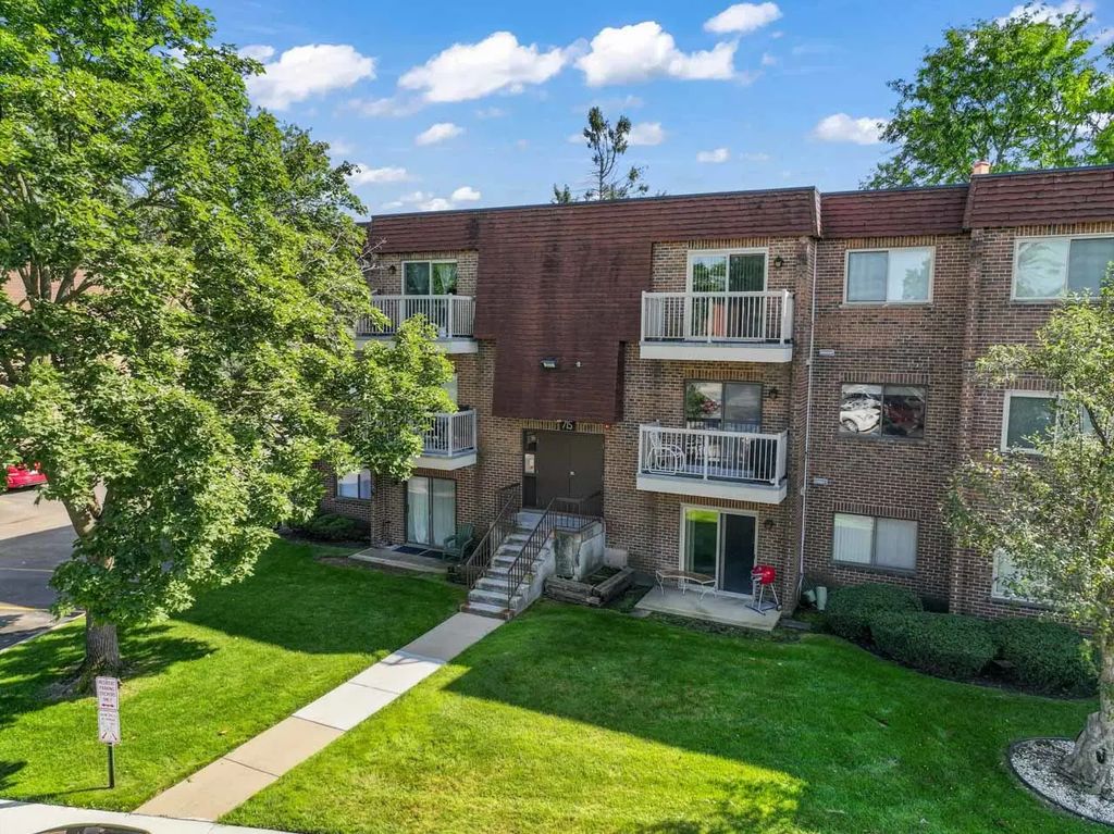 715 W Central Road C1, Mount Prospect