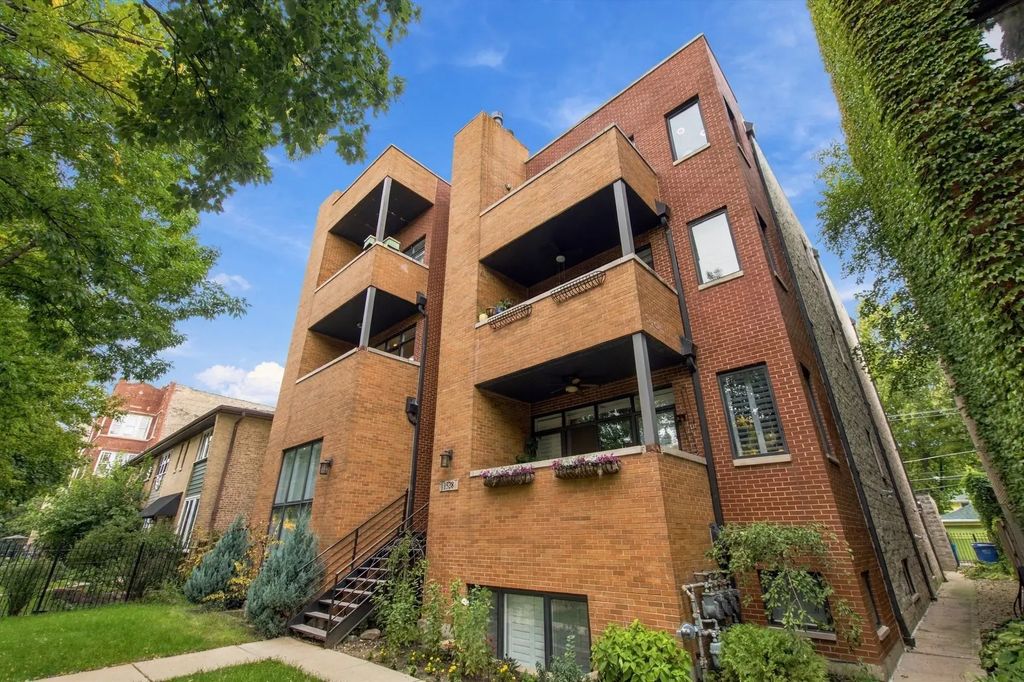 1528 W Jonquil Terrace C2, Chicago