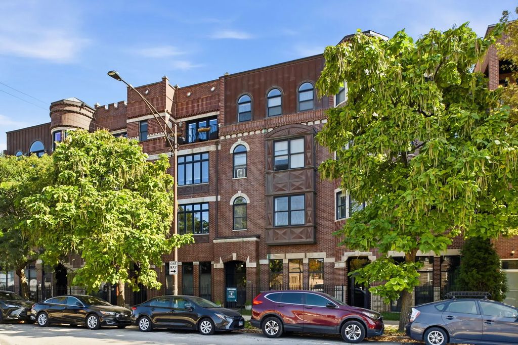 523 N Racine Avenue 4, Chicago