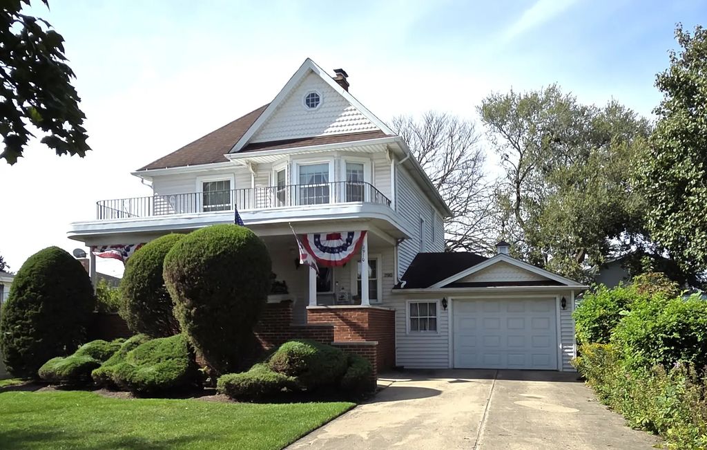 2910 Maple Street, Franklin Park