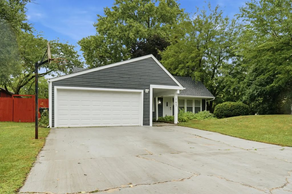 165 Arrowhead Lane, Bolingbrook