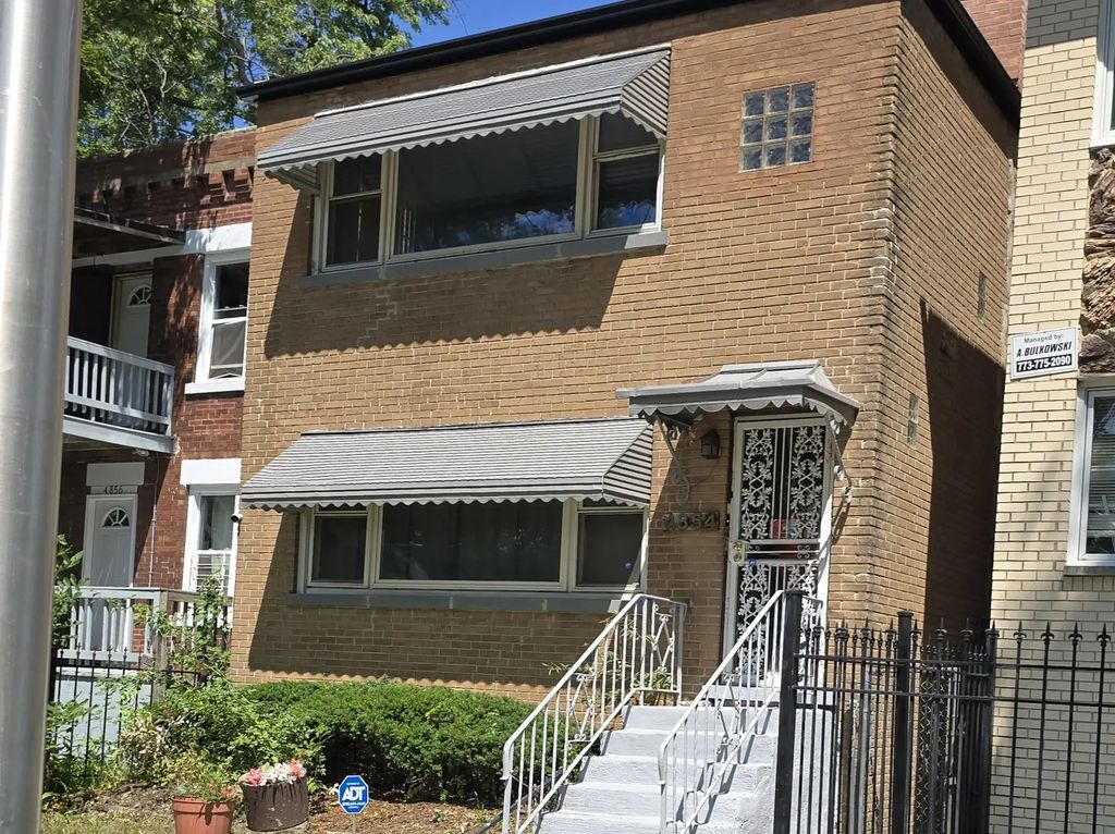 4854 W Thomas Street, Chicago