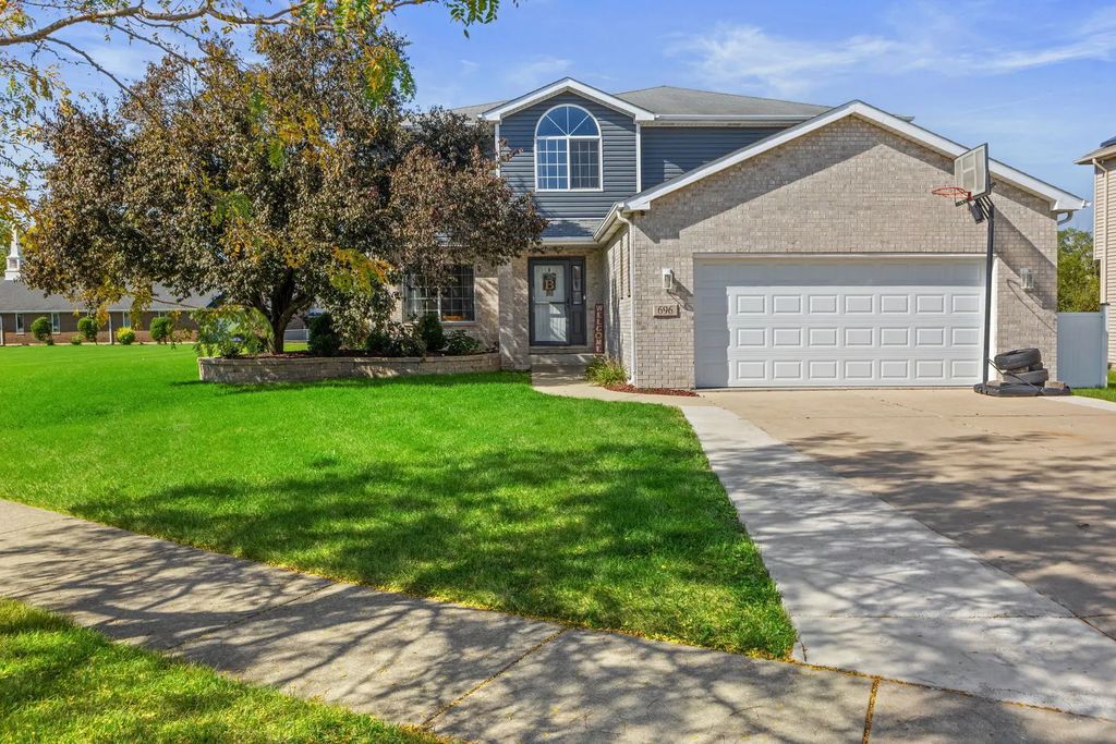 696 Madisen Lane, University Park