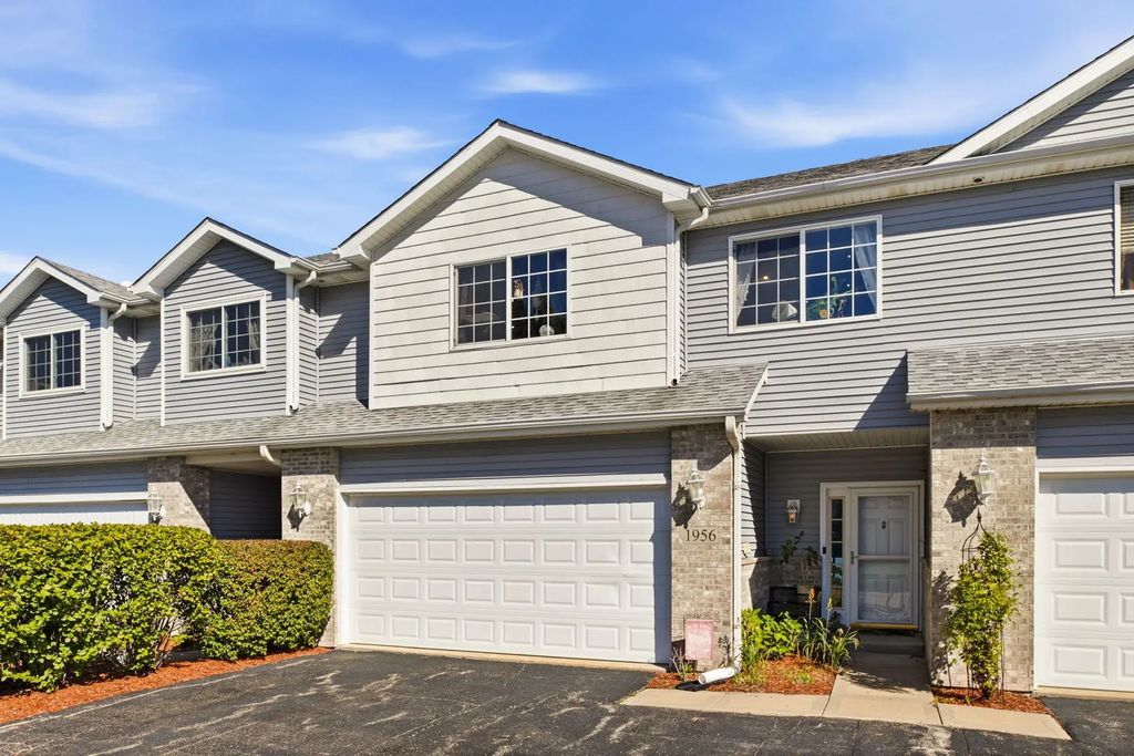 1956 Waters Edge Drive, Minooka