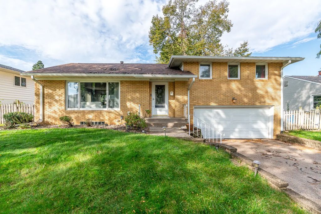 2138 Kohler Drive, Davenport