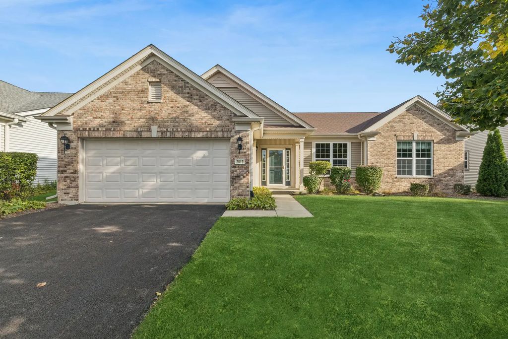 2519 Edgewater Drive, Elgin