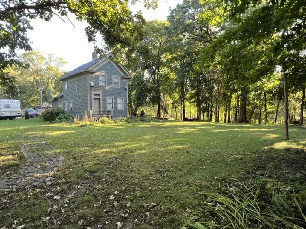 38w596 Highland Avenue, Elgin