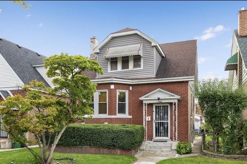 2020 S 18th Avenue, Broadview