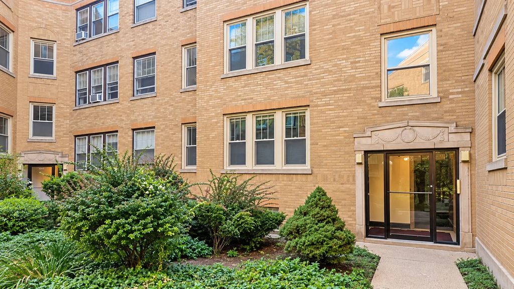 905 W Altgeld Street 1a, Chicago