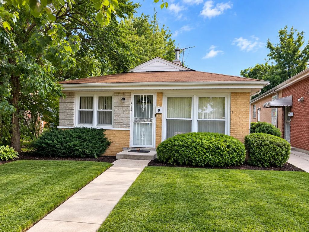 9221 S Perry Avenue, Chicago