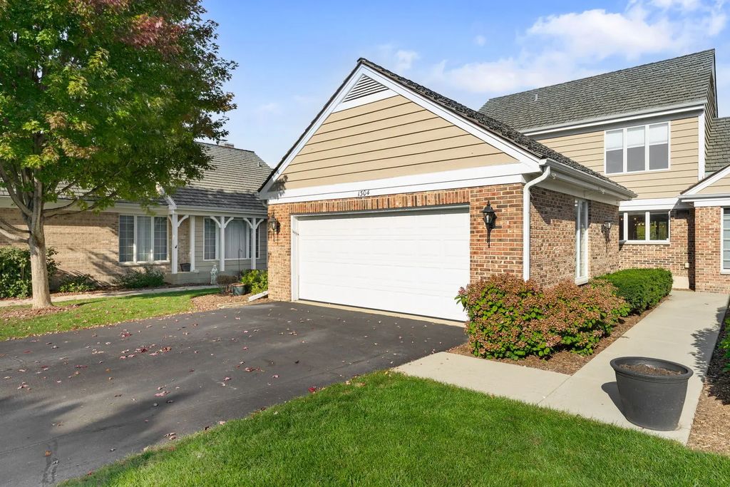 1304 Shire Circle 4, Inverness