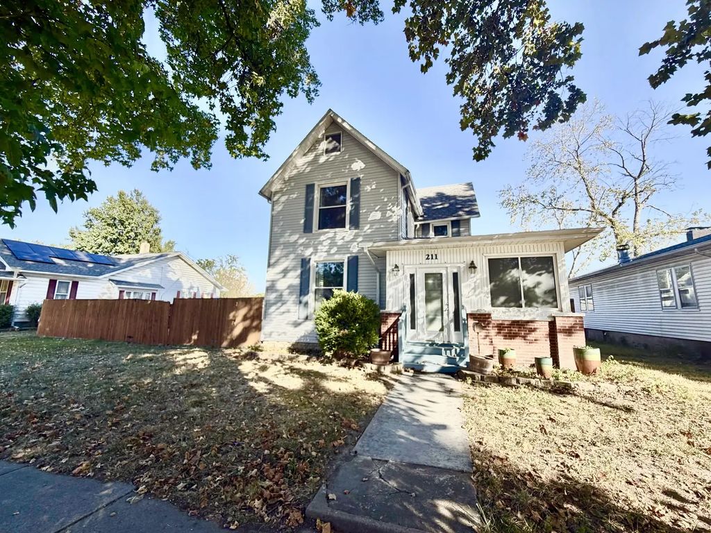 211 N Cherry Street, Centralia