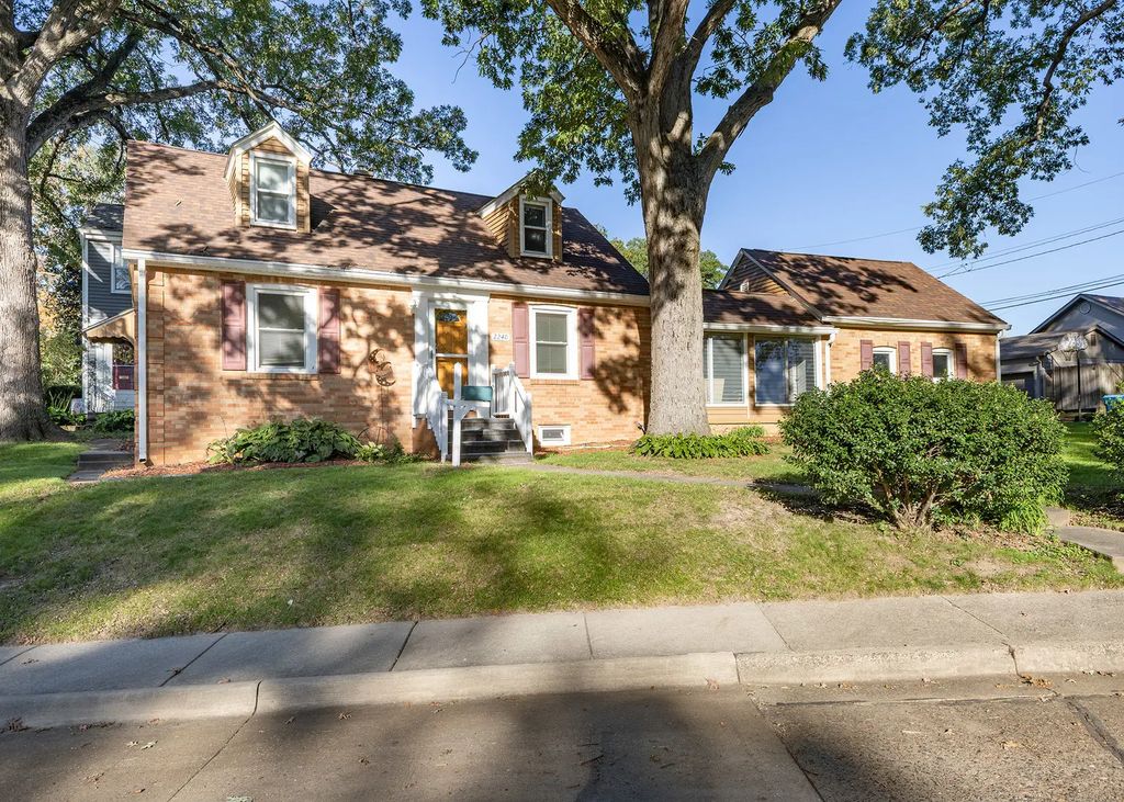2240 26th Street, Rock Island