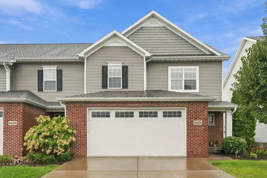 4464 Slate Creek Drive, Bettendorf