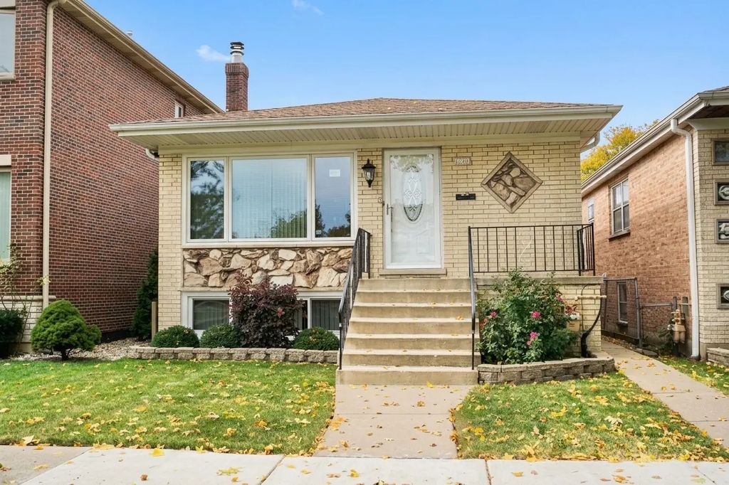 3318 N Page Avenue, Chicago