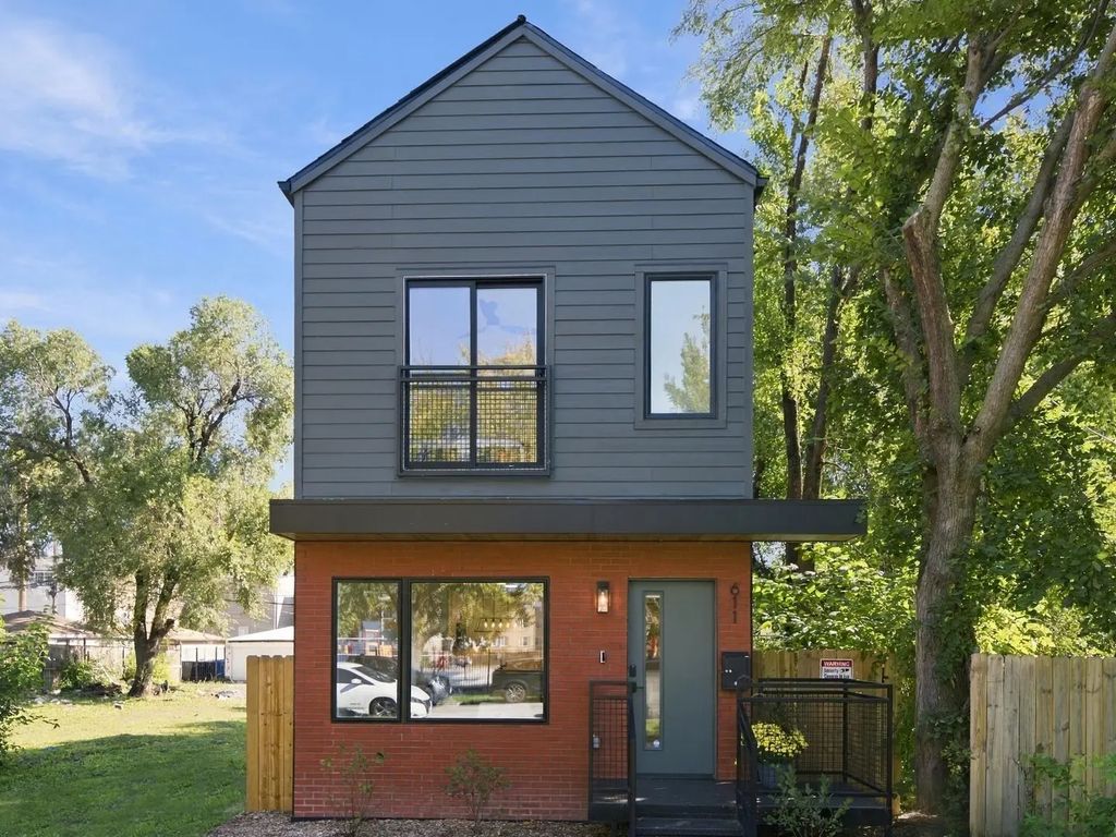 611 N Lawndale Avenue, Chicago