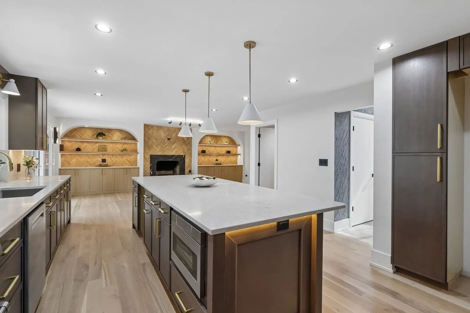 Mred Log In 309 W Maple Street, Hinsdale Property Listing: MLS® #12783129