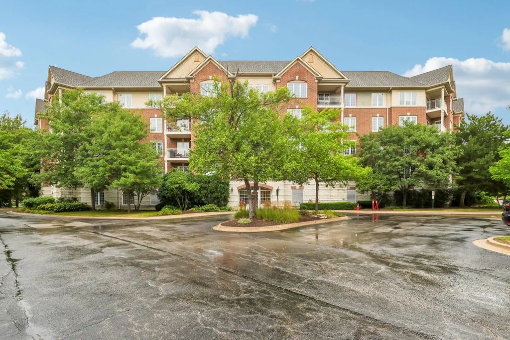 640 Robert York Avenue 308, Deerfield