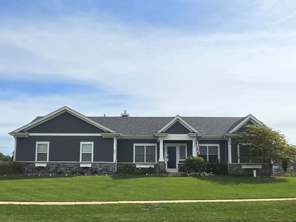 560 N Oak Street, Hinckley